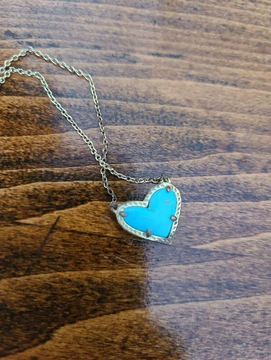 SALE! Kendra Scott Ari Necklace - Picture 4 of 6